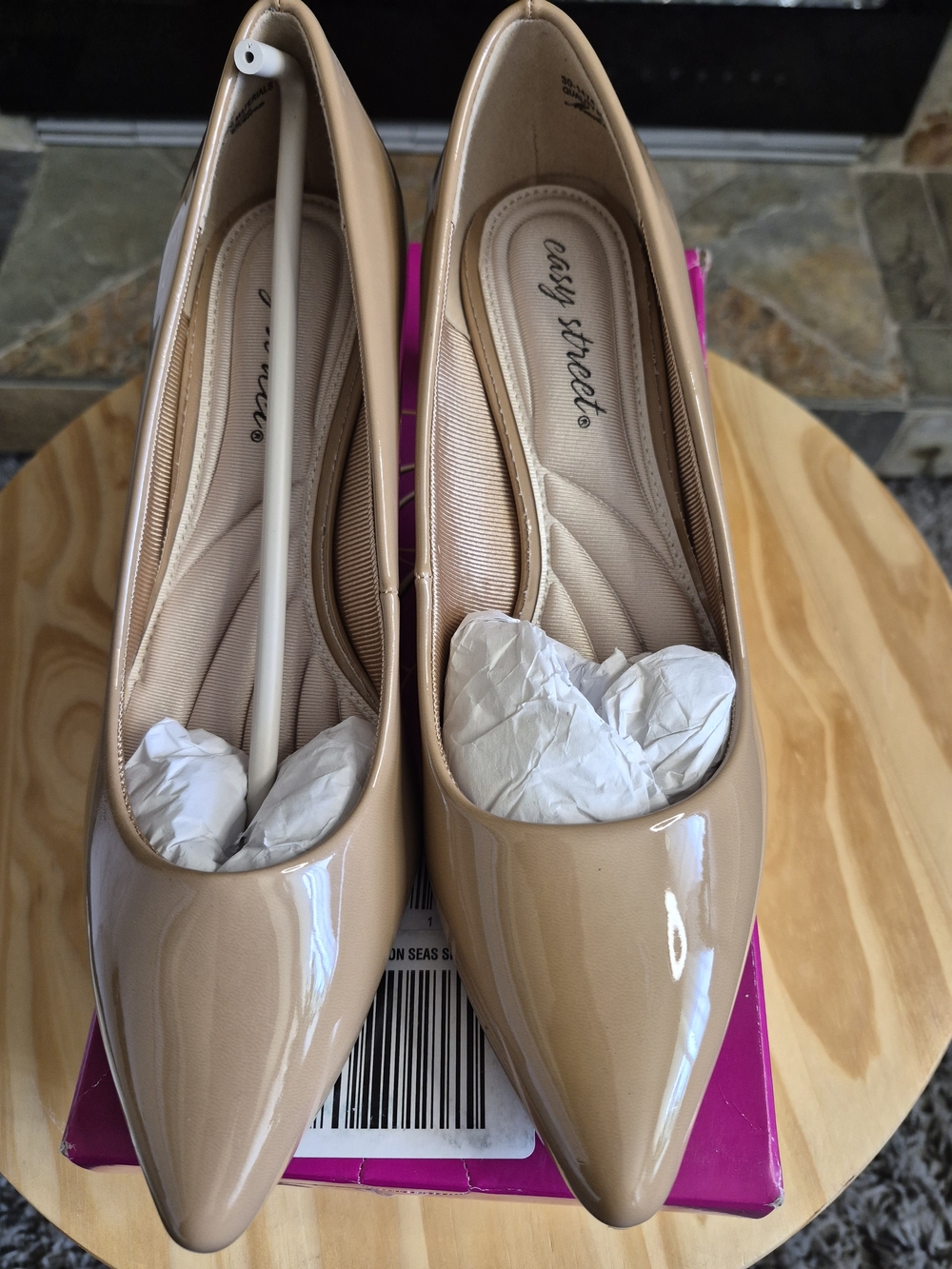 easy street Nude Patent Pointe Pump - Picture 4 of 7